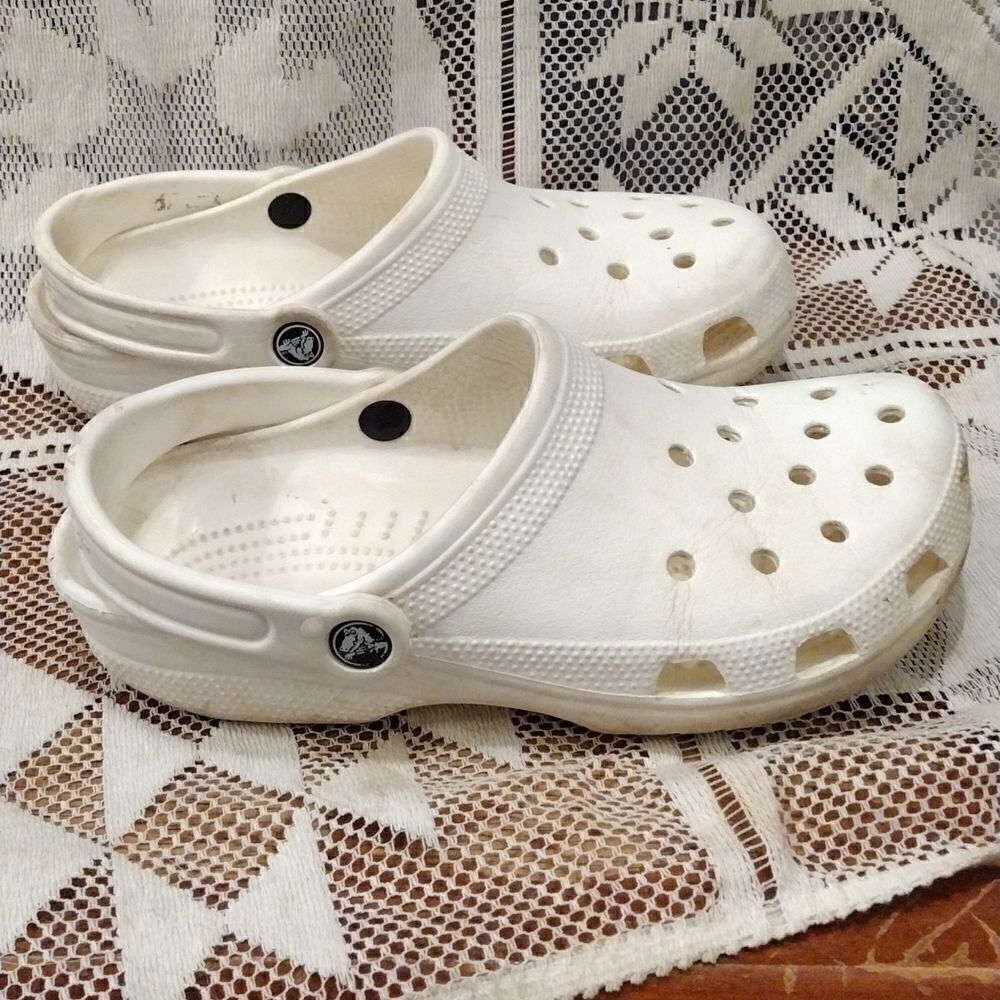 Crocs   - Picture 2 of 5